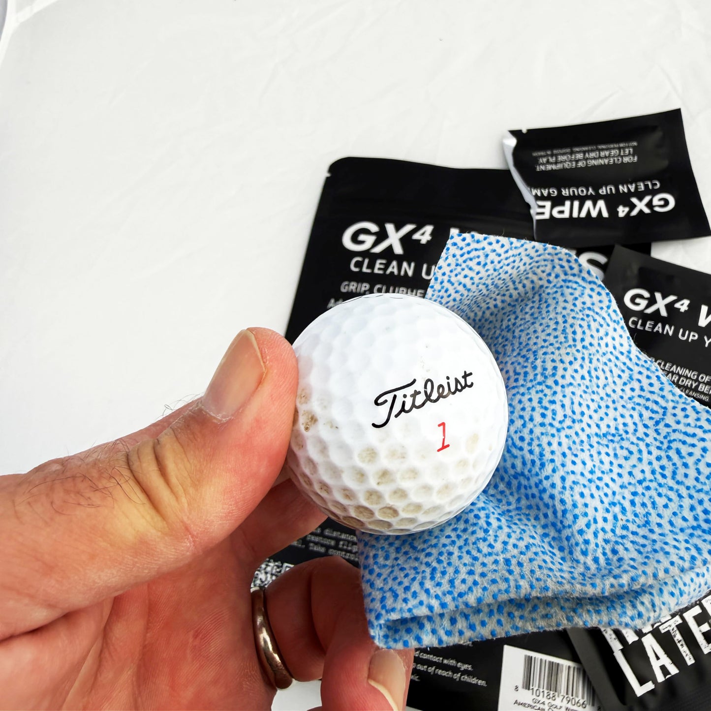 HODL 21 GX4 Golf Grip & Gear Cleaning Wipes – 18 Individually Wrapped Dual Texture Wipes for Grips, Clubfaces, Balls & Gloves – Restores Tack, Removes Sweat & Oils – No Mess
